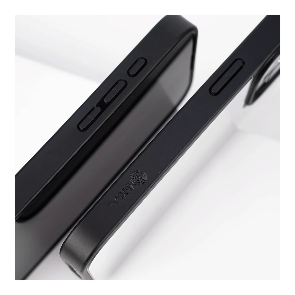 right-iphone-15-pro-max-superior-wooden-case-magsafe-compatible-black-bamboo